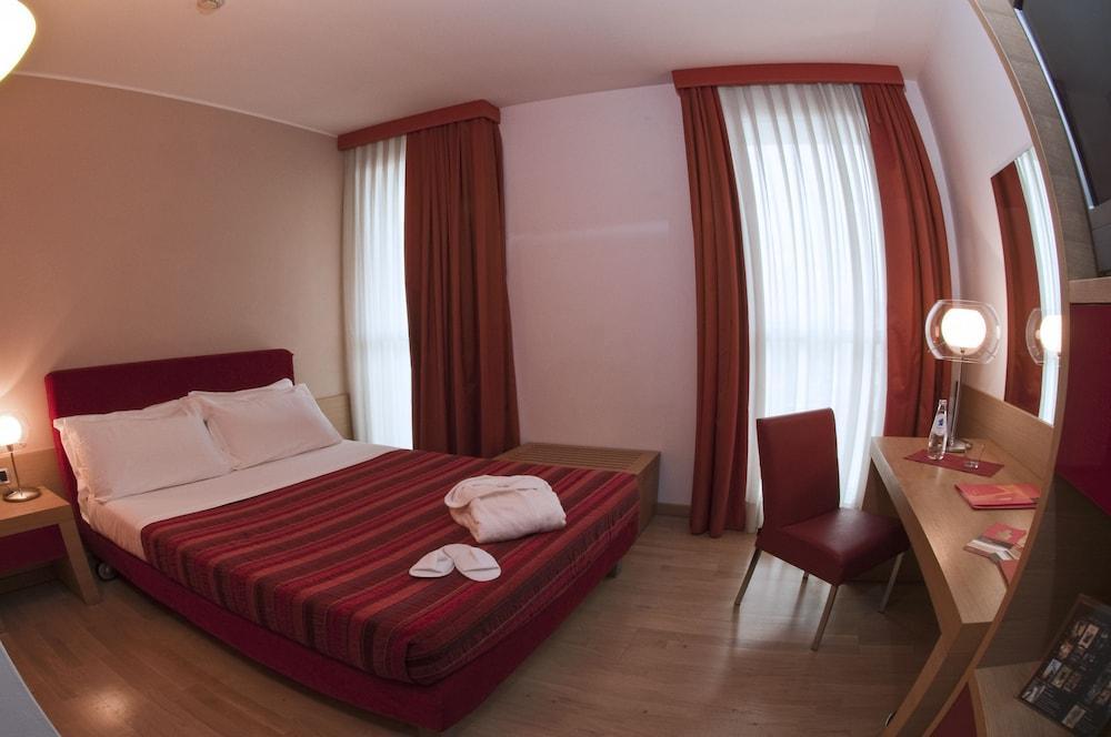 Hotel Remilia Reggio Emilia Dış mekan fotoğraf